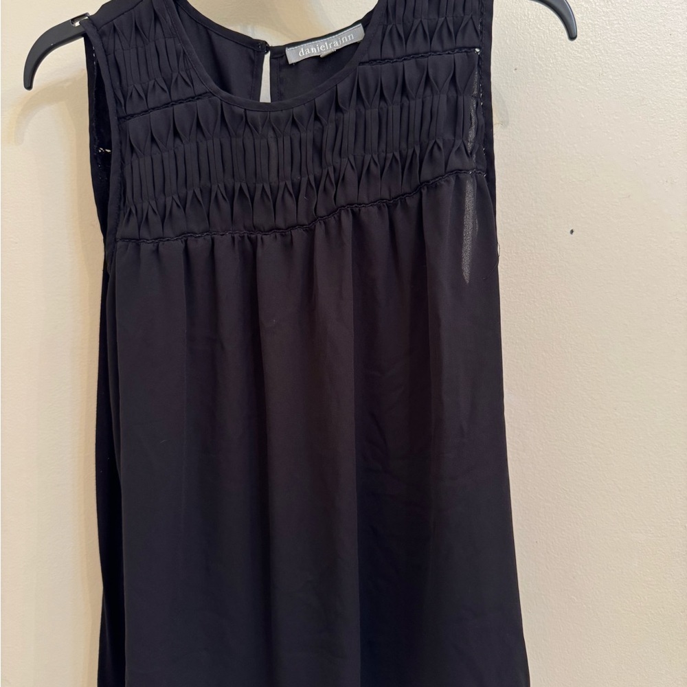 Daniel Rainn Black Sleeveless Blouse